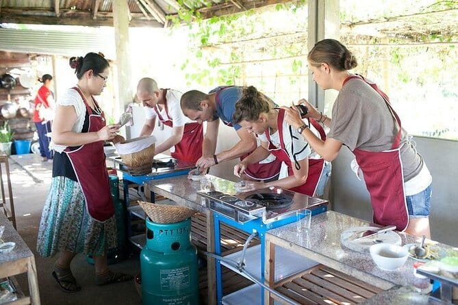 Cook Local Northern Thai Food in Traditional House - Five dishes, with plenty of hands-on work