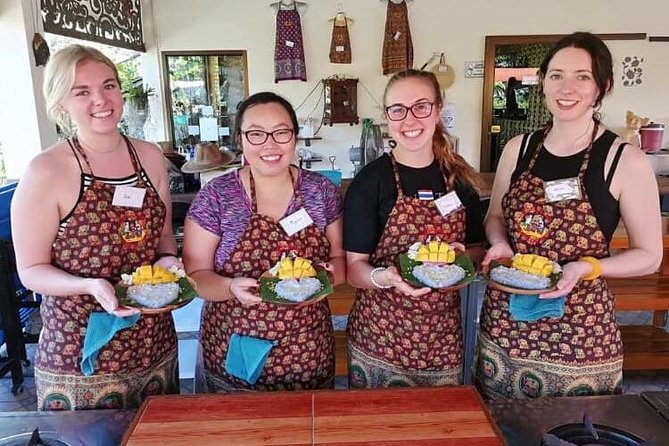 Cooking Evening Class Chiang Mai Visit Organic Garden and Market - Mango sticky rice and a very full table
