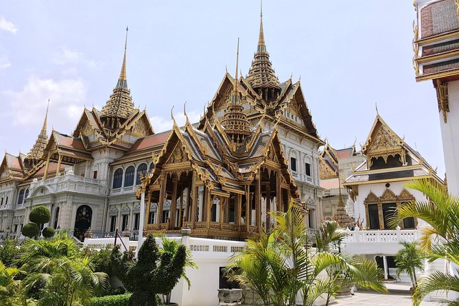Cultural Treasures of Bangkok: Temples & Royal Palace Tour - Transport, pickup limits, and the daily pace
