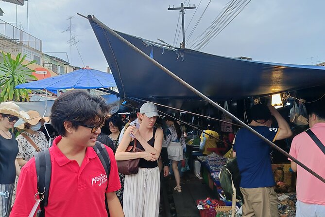 Damnoen Saduak and Maeklong Railway Market Tour with Private Car - Riverside lunch and time to explore