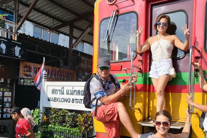 Damnoen Saduak Floating Market and Maeklong Railway Market Tour - Cancellation and meeting details