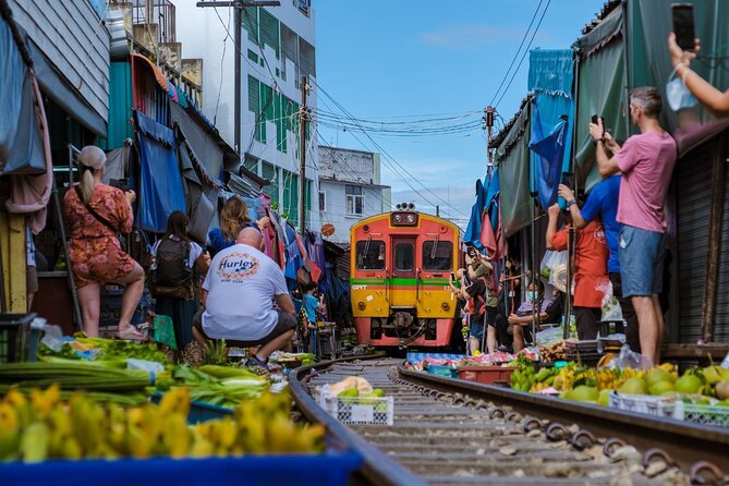 Damnoen Saduak Floating Market & Ayutthaya Tour from Bangkok - Damnoen Saduak by long-tail boat