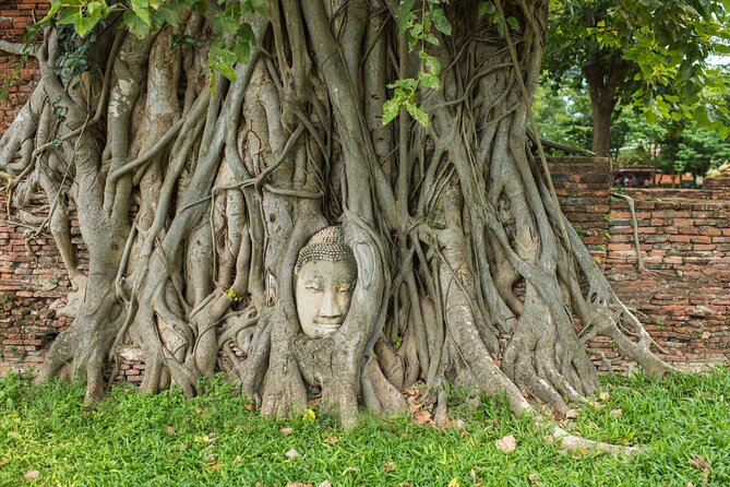 Damnoen Saduak Floating Market & Ayutthaya Tour from Bangkok - The guides are a major part of the value