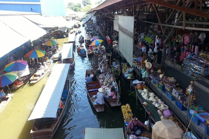 Damnoen Saduak Floating Market & Paddle Boat Adventure - The 20-minute coconut sugar stop