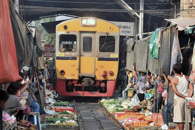 Damnoen Saduak Floating Market & Railway Market Tour from Bangkok - Why these two markets make a useful pair