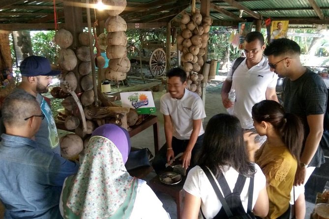 Damnoen Saduak Floating Market Small Group Tour - Arriving at the floating market