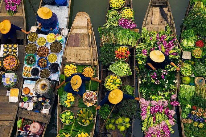 Damnoen Saduak Floating Market with Paddle Boat Ride (ex Bangkok) - Entering Damnoen Saduak by paddle boat
