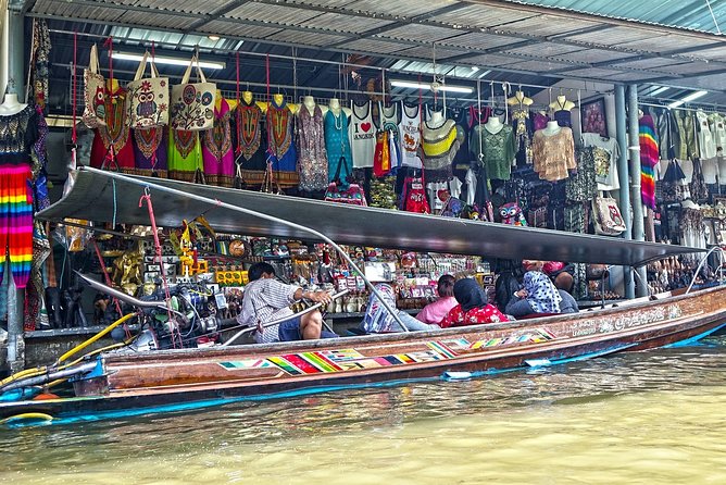 Damnoen Saduak Floating Market with Paddle Boat Ride (ex Bangkok) - The coconut sugar farm adds a rural pause