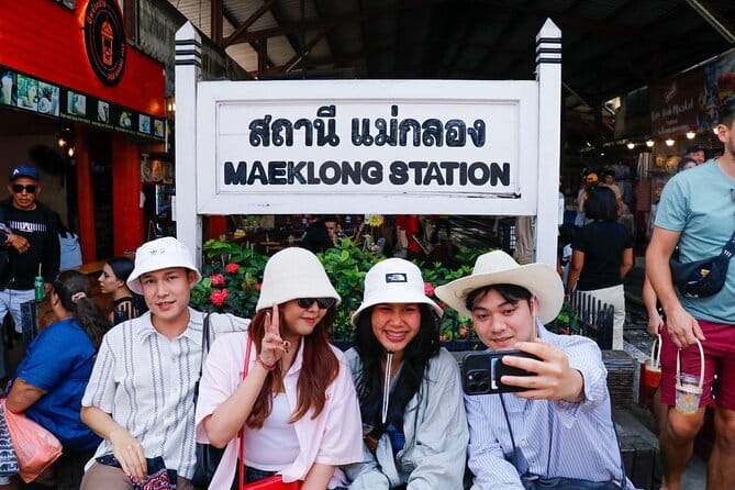 Day Trip to Bangkok Floating Market & Maeklong Railway - Meeting at Hug Thai and choosing your departure