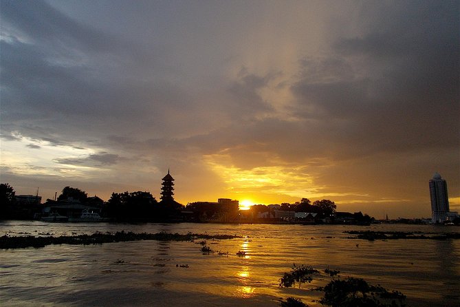 Discover Bangkok at Night 5-Hour Bike Tour with dinner - Meeting at Loftel Station Hostel at 5 p.m.