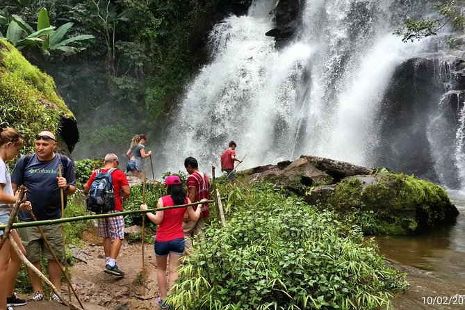 Doi Inthanon National park and 2 hours hiking with private tour - From Chiang Mai to the cool mountain air