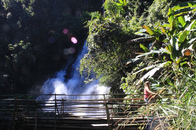 Doi Inthanon National park and 2 hours hiking with private tour - Meeting a hill-tribe community