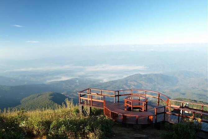 Doi Inthanon National Park with Nature Trail Trekking 1-Day Tour - The King and Queen Pagodas deserve your time