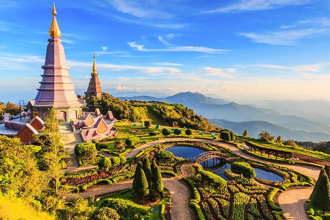 Doi Inthanon National Park with Nature Trail Trekking 1-Day Tour - The Hmong market is a quick taste of mountain life