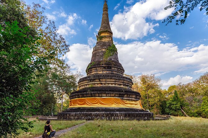 Doi Suthep and Wat Pha Lat Sunrise Tour (Small Group Only) - Exploring the 700-year-old tunnels at Wat Umong
