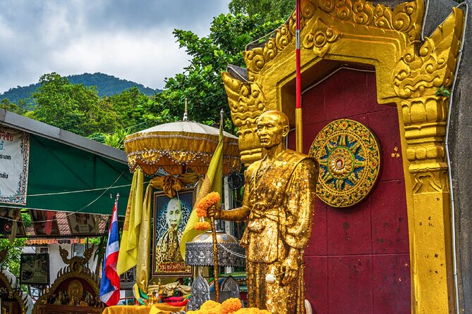 Doi Suthep and Wat Pha Lat Sunrise Tour (Small Group Only) - What the small group format changes