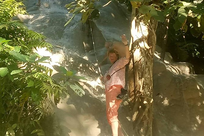 Doi Suthep Temple and Bau Thong Waterfalls Private Tour - What the guides add to the day