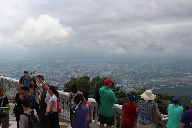 DON'T miss It ! Doi suthep temple+ Hmong village - The morning pickup and mountain road