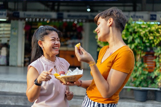 Drinks & Bites in Bangkok Private Tour - Starting at Pratunam Market with grilled pork skewers