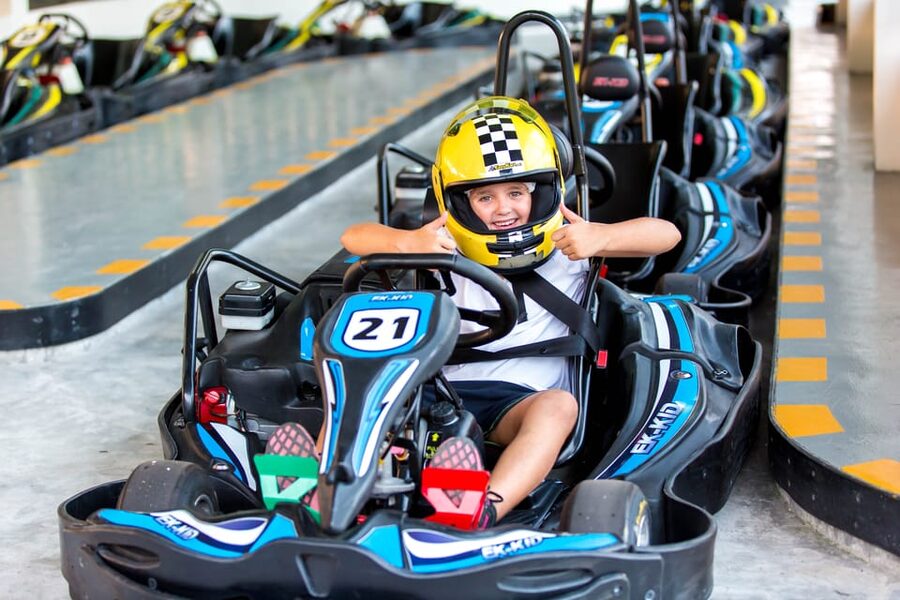 EasyKart Bangkok (RCA Plaza) : Go-Kart Racing Experience - Check-in, lockers, and the safety briefing