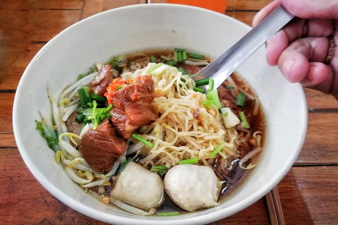 Eat Like a Local Food Tour in Hua Hin - Timing, group size, and possible changes
