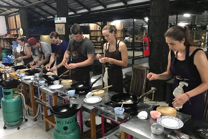 Evening Cooking Class in Organic Farm with Local Market Tour - What Makes This Class Worth Your Evening