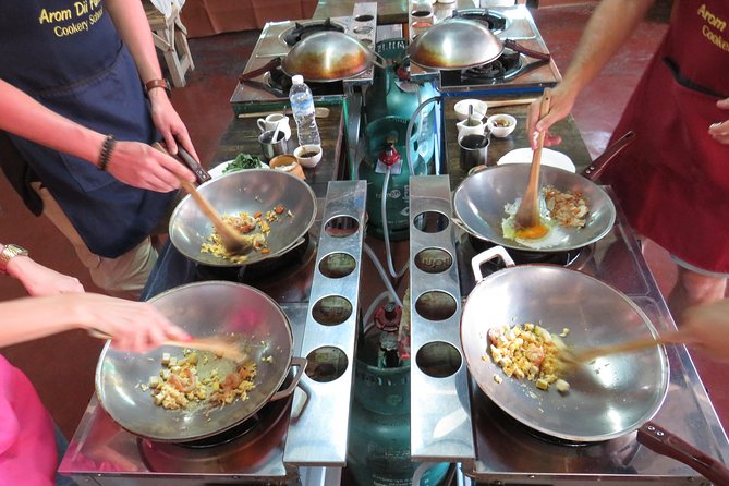 Evening Thai cooking class - A market start at Kad Kom Market