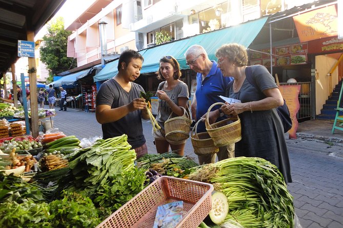 Evening Thai cooking class - Stir-frying first, then soup and appetizers
