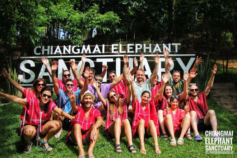 Exclusive experience half day with family giant animals - What to pack for a wet, muddy day
