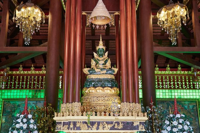 Exclusive Tour – Grand Palace, Emerald Buddha & Reclining Buddha - Wat Phra Kaew and the Emerald Buddha
