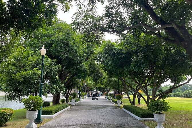 Explore Ancient Ayutthaya Historical Park Day Tour in Bangkok - Wat Mahathat and the Buddha in the tree roots