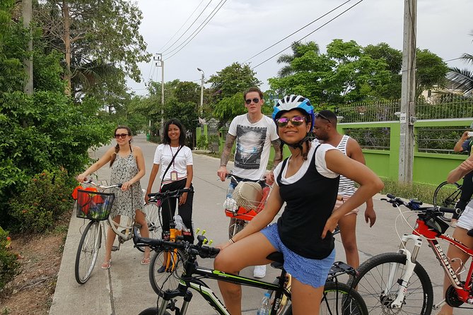 Explore Bangkok by Bike & Boat with Lunch - Baan Silapin, lunch, and a slower canal-side pause