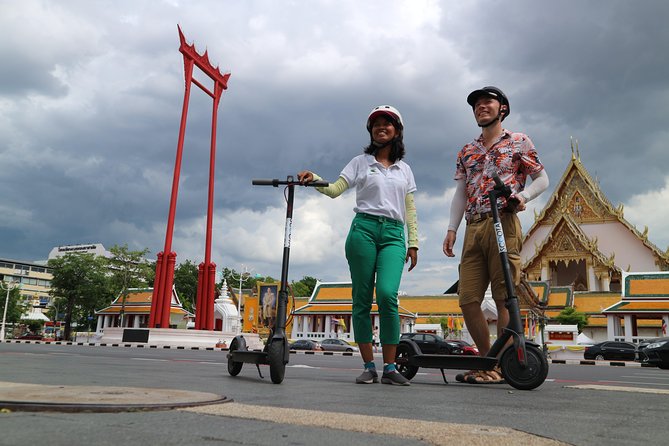 Explore Bangkok by E-Scooter & Try Street Food - Princess Mother Memorial Park and the turtle-feeding stop