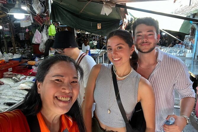 Floating and Railway Markets Private Tour - Why the private format matters on a long market day