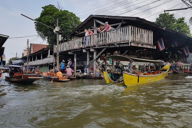 Floating Market Damnoen Saduak and Meklong Railway Market: Half Day Tour - Who will enjoy this Bangkok half-day tour?