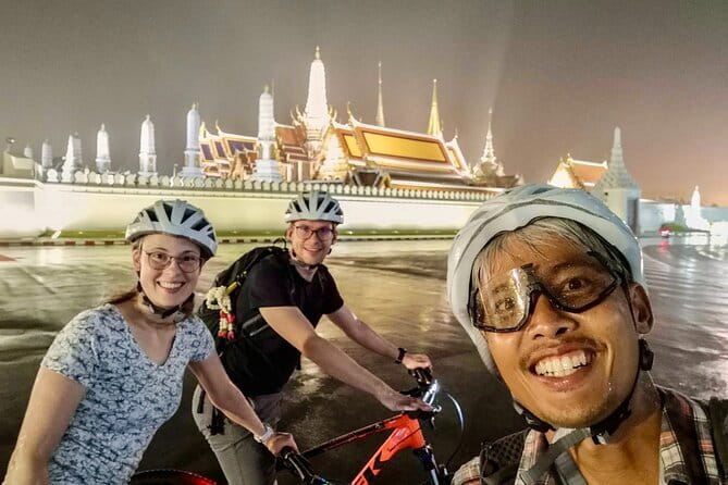 Floating & Railway Markets Tour - A short lesson at the coconut sugar farm