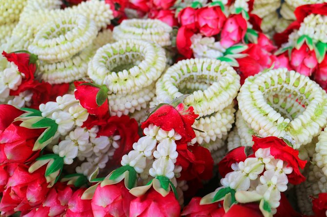 Flower Market & Floral Art: Multilingual Private Tour [EN/others] - Why this four-hour tour feels different from a standard Bangkok visit