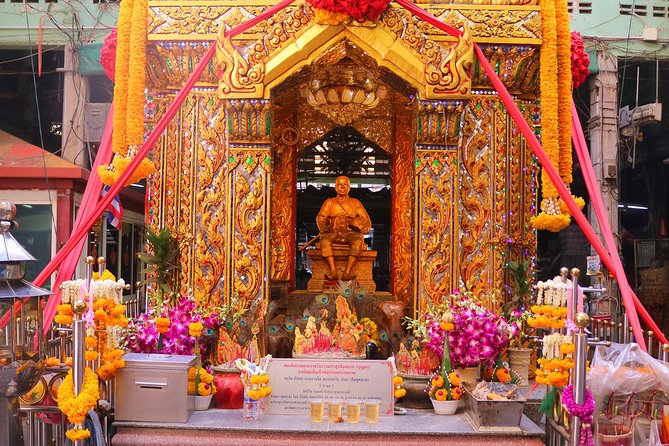 Flower Market & Floral Art: Multilingual Private Tour [EN/others] - Wat Kalayanamitr and the Sam Por Kong Buddha