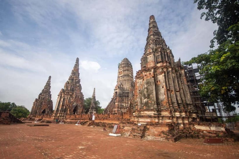 From Bangkok: Affordable Ayutthaya Highlights Tour - Wat Mahathat and the Buddha beneath the roots