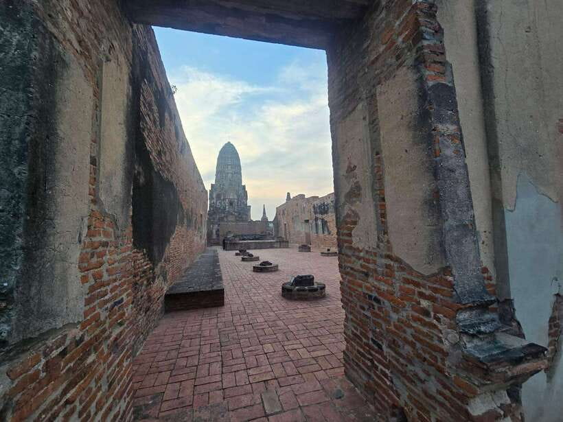 From Bangkok: Ayutthaya Afternoon Tour with Boat & Tuk-Tuk - Market time and the return to Bangkok