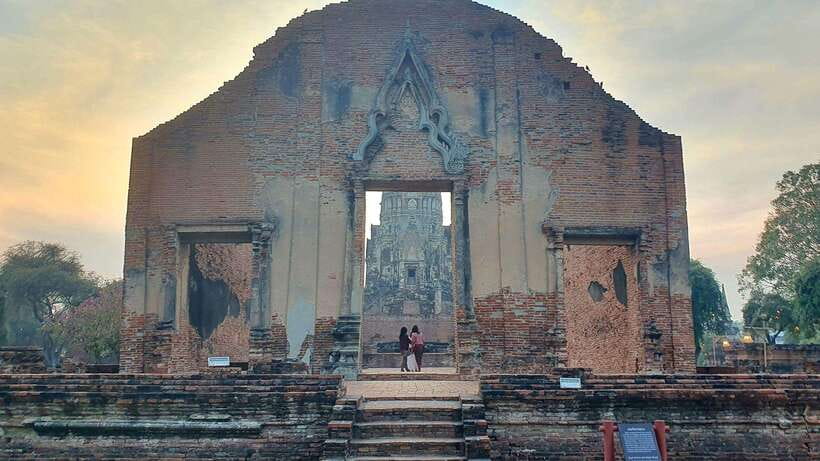 From Bangkok: Ayutthaya Afternoon Tour with Boat & Tuk-Tuk - The guide can shape the whole evening