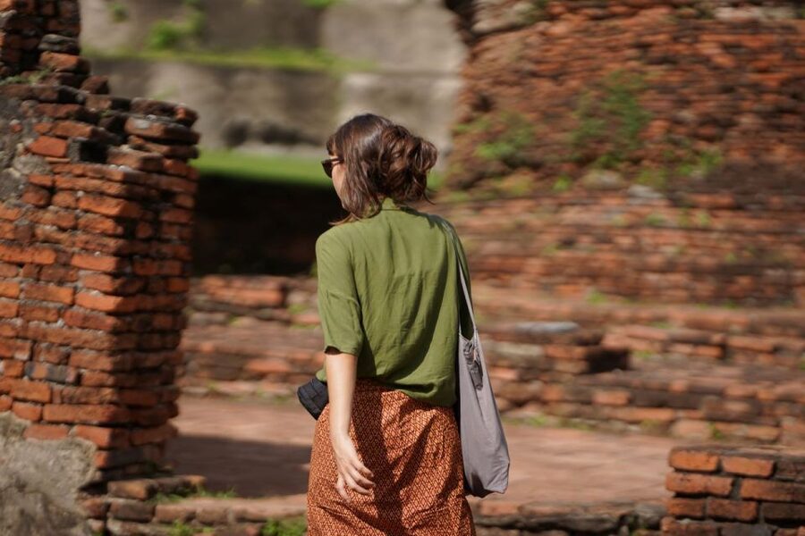 From Bangkok: Ayutthaya Historical Day Tour by Bus - Wat Mahathat and the Buddha head in tree roots