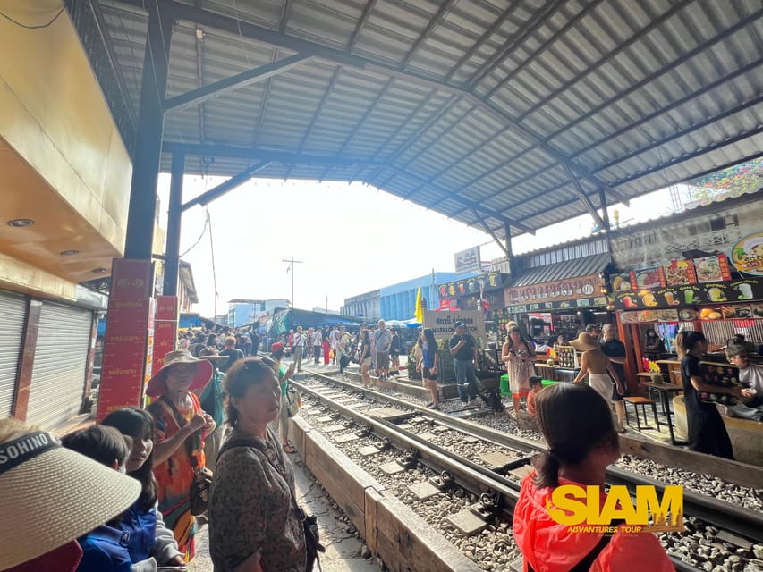 From Bangkok:Damnoen Floating Market and Railway Market Tour - How the timing works from pickup to return