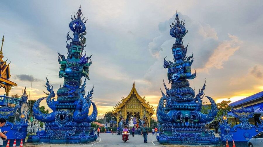 From Chiang Mai: Chiang Rai's Temples Exploration Day Trip - The Red Temple and its spiritual stories