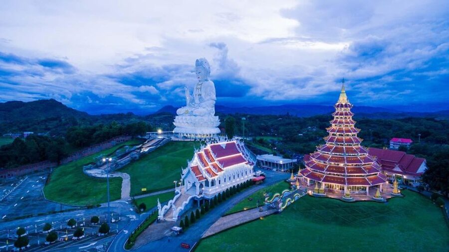 From Chiang Mai: Chiang Rai's Temples Exploration Day Trip - Possible extras, and why you should not count on them
