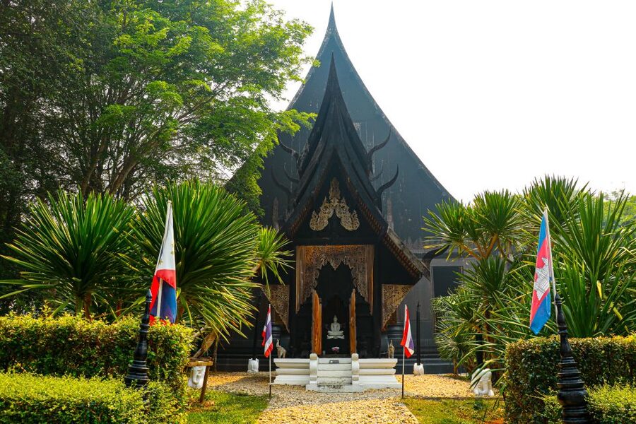 From Chiang Rai: Famous Temples and Golden Triangle Day Tour - The White Temple, Chiang Rai’s most elaborate stop