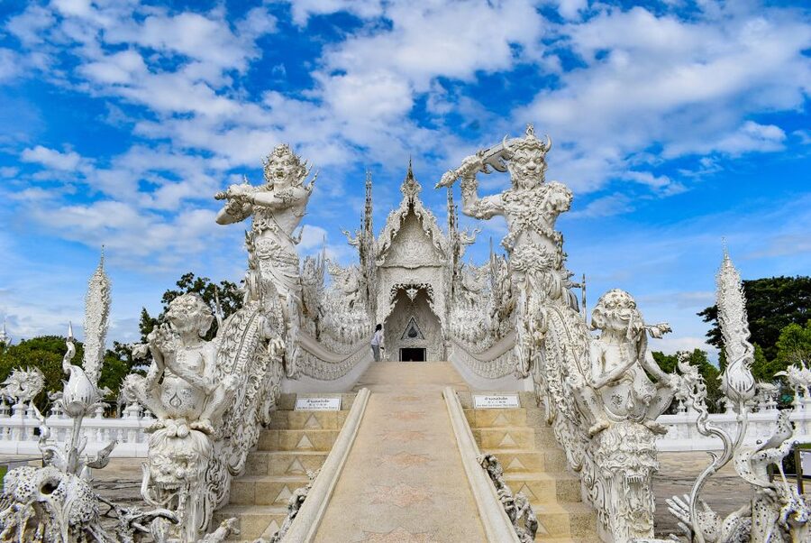 From Chiang Rai: Famous Temples and Golden Triangle Day Tour - The Black House and its unsettling artistic mood