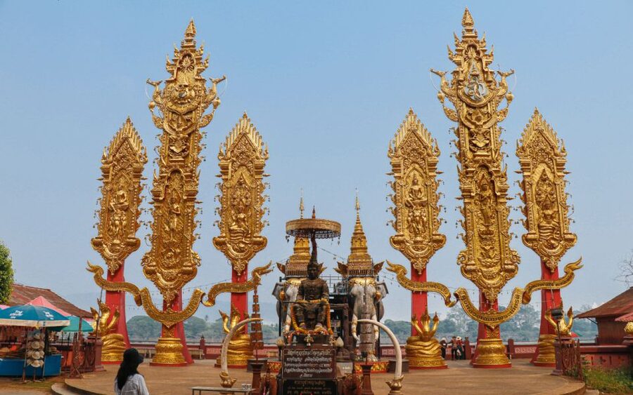 From Chiang Rai: Famous Temples and Golden Triangle Day Tour - The Blue Temple brings color and calm