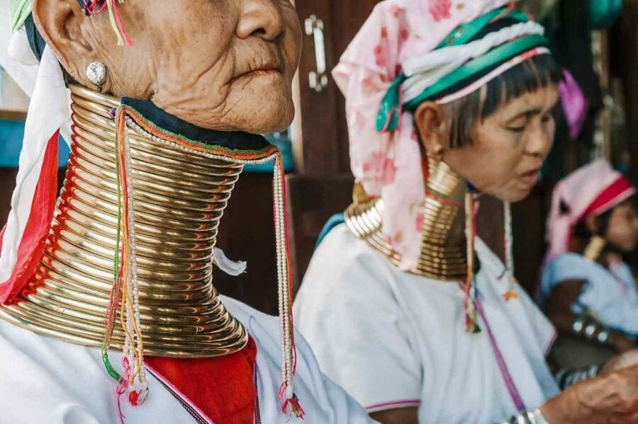 From Chiang Rai: Famous Temples and Golden Triangle Day Tour - Wat Huay Pla Kang and the Goddess of Mercy