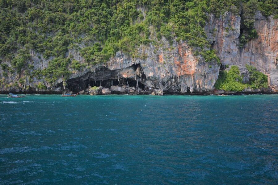 From Phuket: Snorkeling Ferry Cruise to Phi Phi Islands - Phi Phi Leh: the postcard sights from onboard